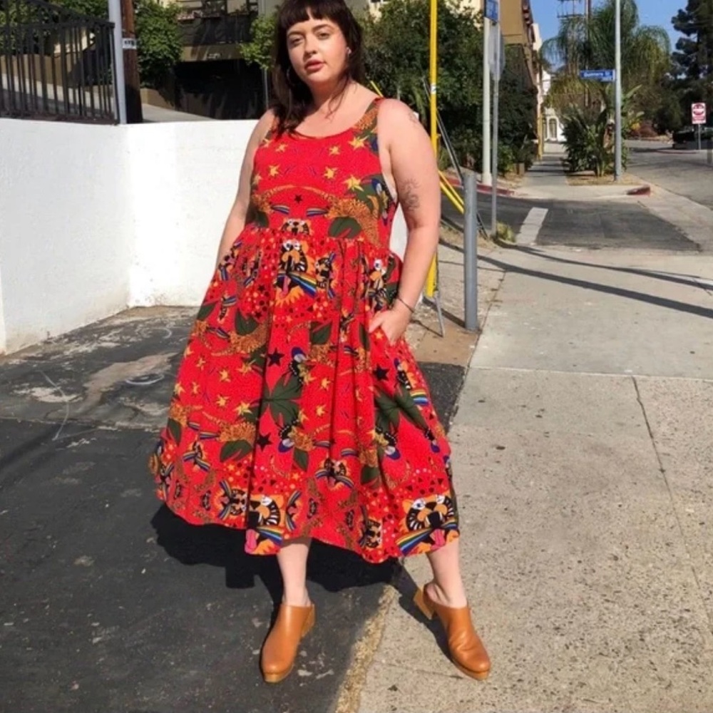 Nooworks Red Star and Animal Print Midi Dress